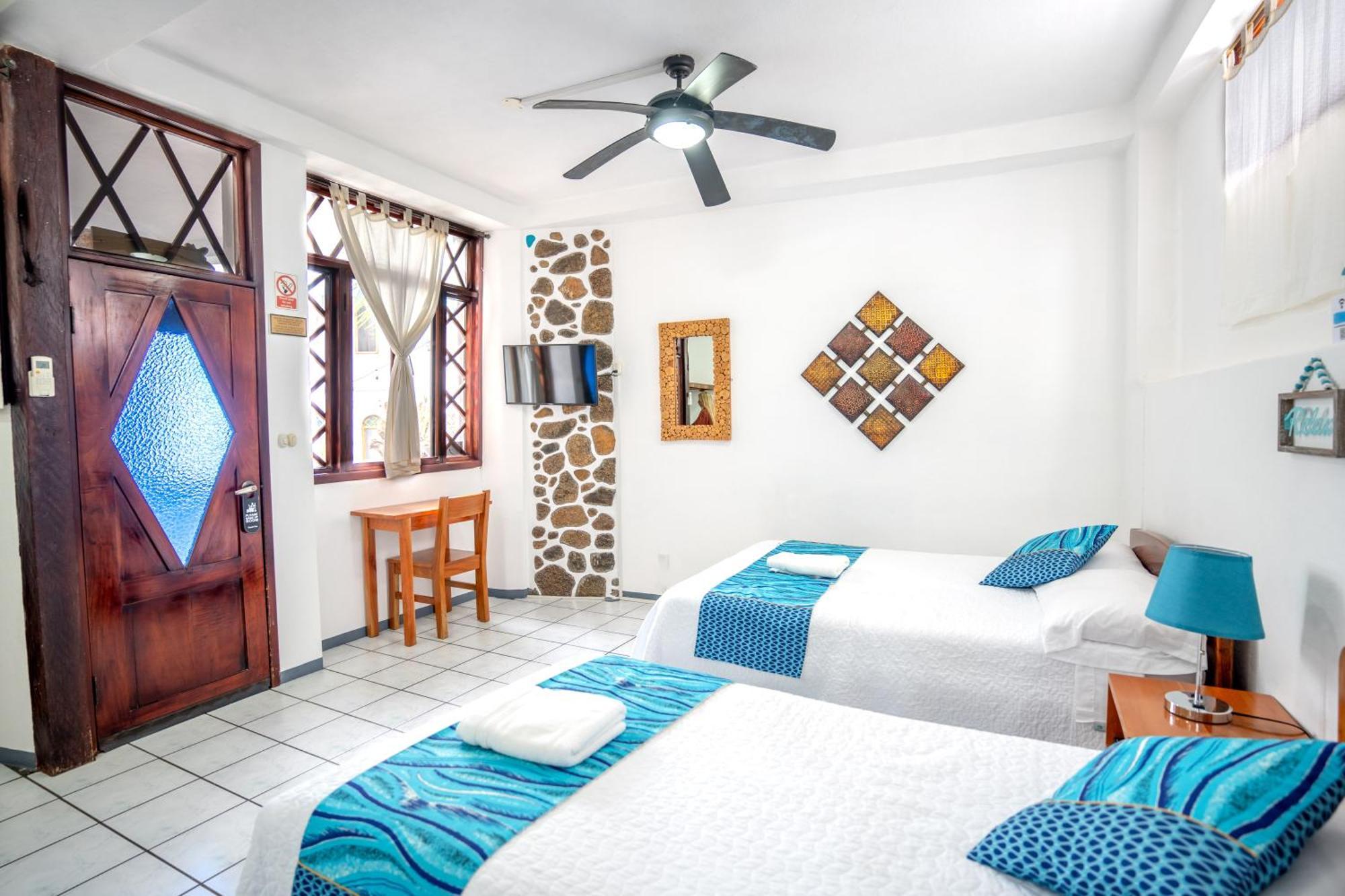 Maidith Galapagos Inn Puerto Ayora  Bagian luar foto